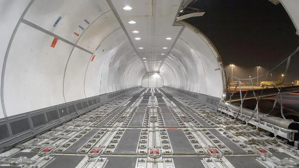 Boeing 757 main deck cargo compartment